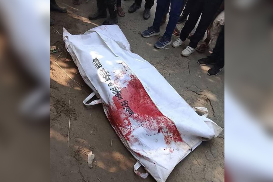 কুড়িগ্রামে ট্রাকচাপায় সাবেক সেনাসদস্য নিহত