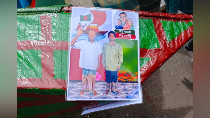 রাতে নৌকা ঝুলিয়ে দেওয়া সেই আ. লীগ কর্মী আটক