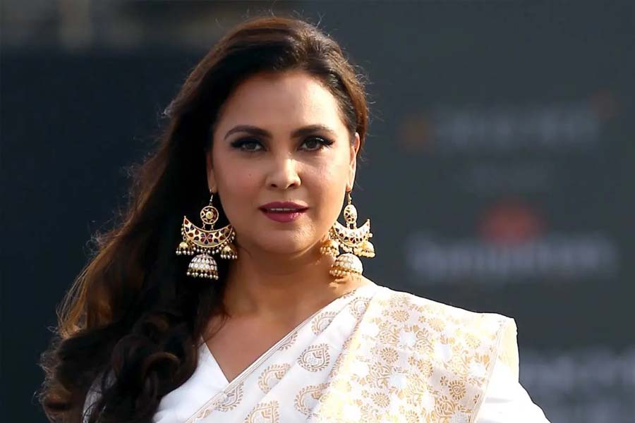 দুবাইয়ে আটকা লারা দত্ত, আতঙ্কিত পরিবার