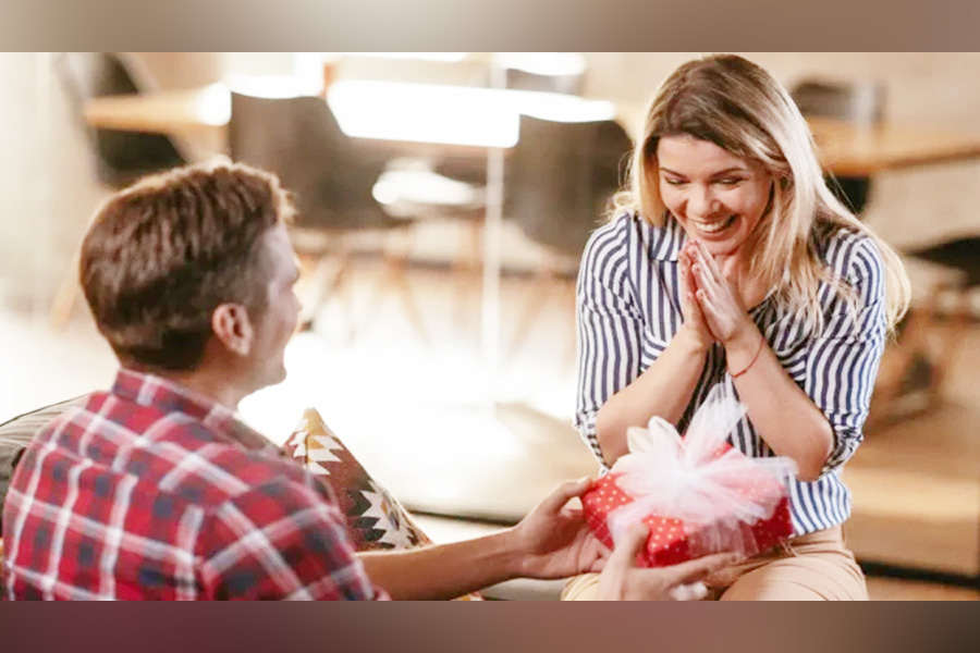 নারী দিবসে উপহার হোক বৈচিত্র্যময়