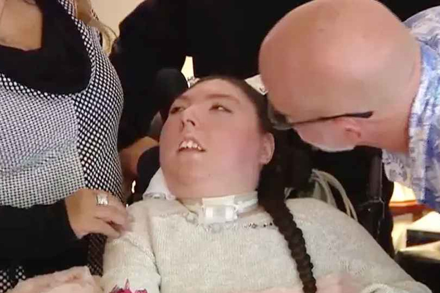 চিকিৎসকদের চোখে ‘জীবন্ত বিস্ময়’