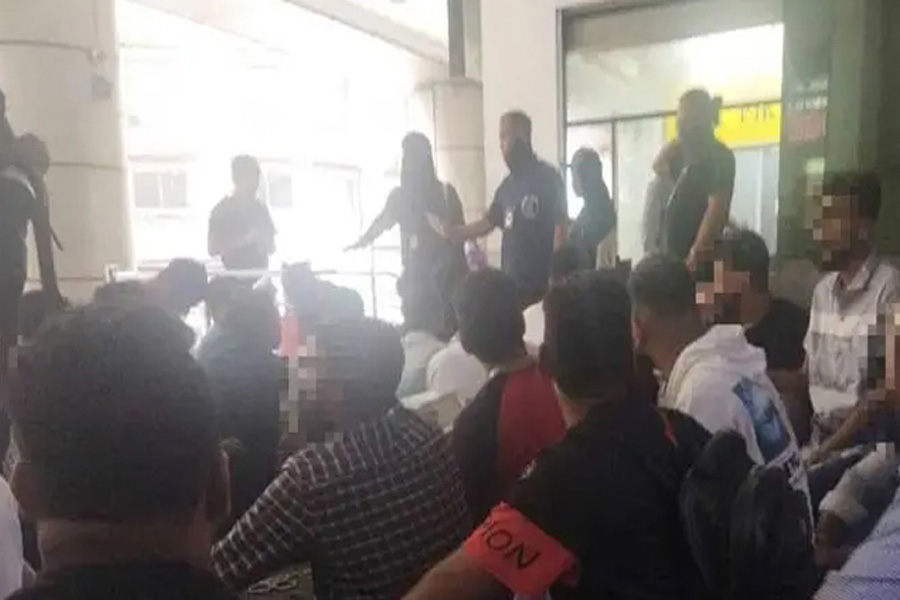 মালয়েশিয়ায় ১২৪ অবৈধ প্রবাসী আটক