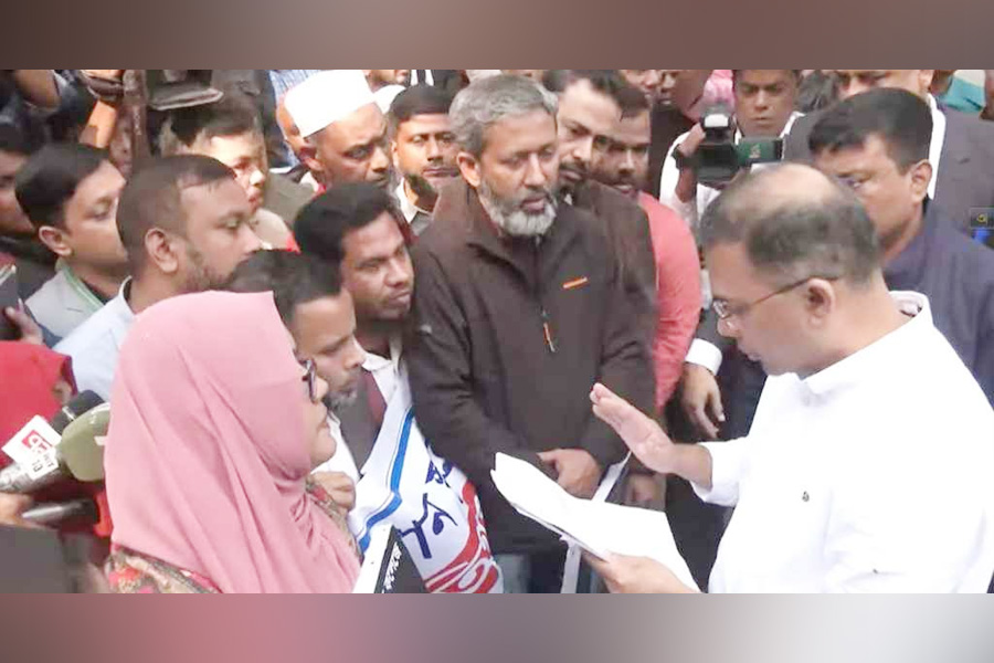 হতাহতদের পরিবারের সঙ্গে তারেক রহমানের সাক্ষাৎ