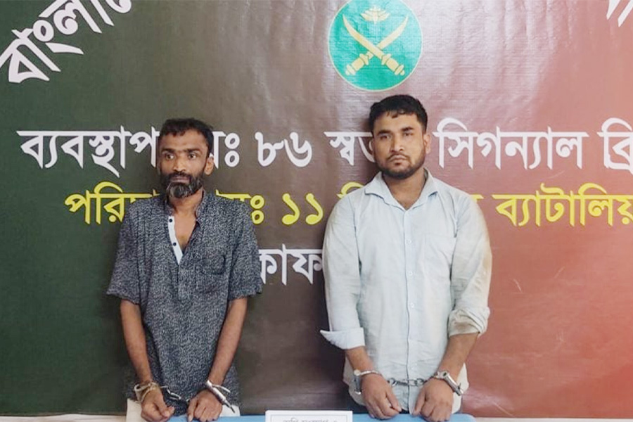 মিরপুরে চলন্ত বাসে গুলি ও আগুন: মূলহোতাসহ গ্রেপ্তার  ২