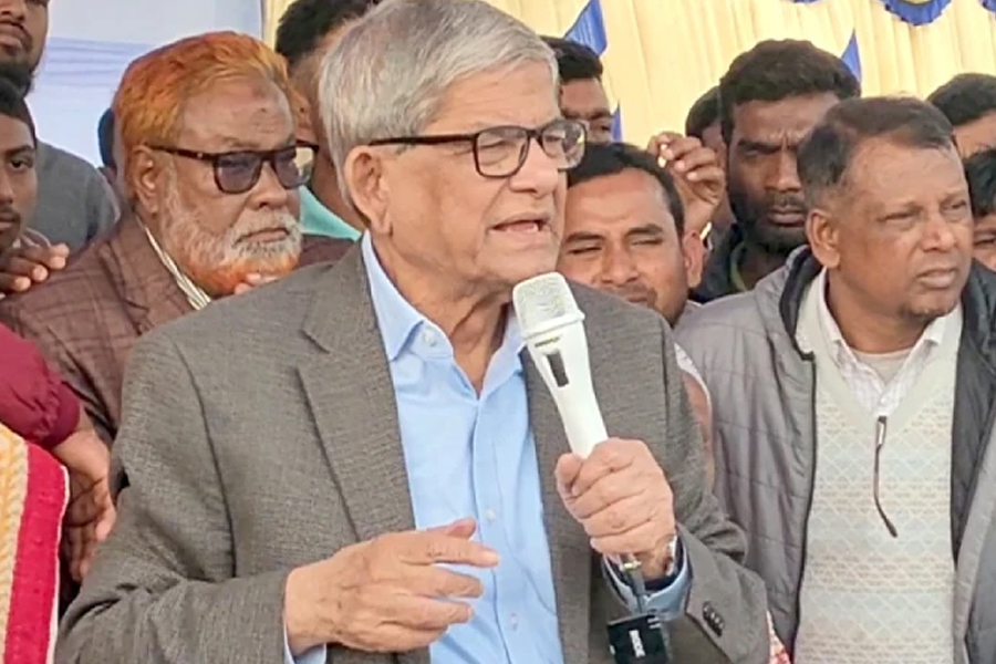 শেখ হাসিনা ভারতে গিয়ে আমাদের বিপদে ফেলে গেছেন