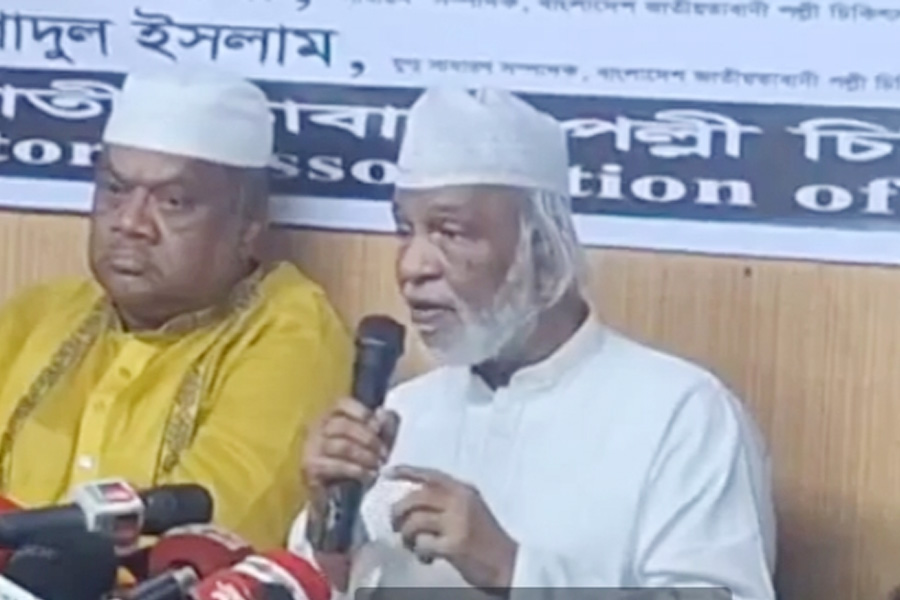 যারা নিজেদের জন্য রাজনীতি করে তারা পালিয়ে যায়:  মঈন খান