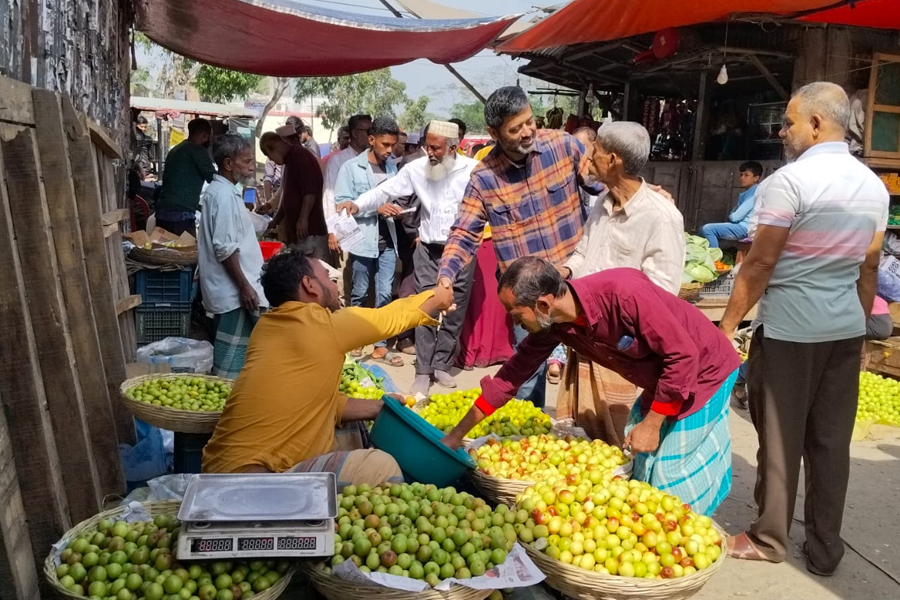ব্যারিস্টার মঈন ফিরোজীর গণসংযোগে ব্যাপক সাড়া