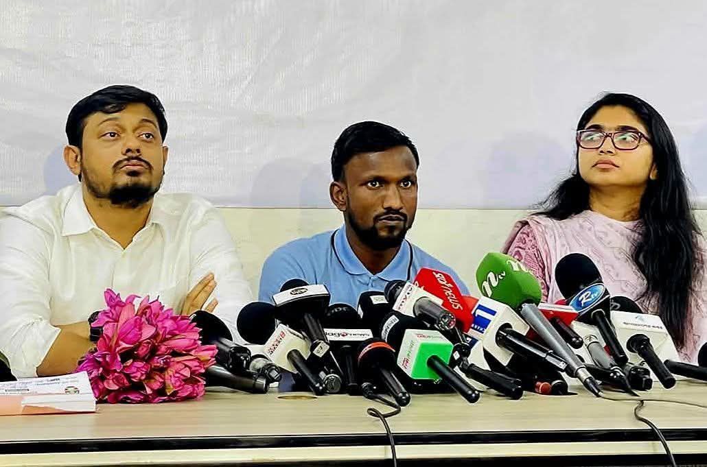 প্রার্থী হতে মনোনয়ন কিনলেন রিকশাচালক সুজন