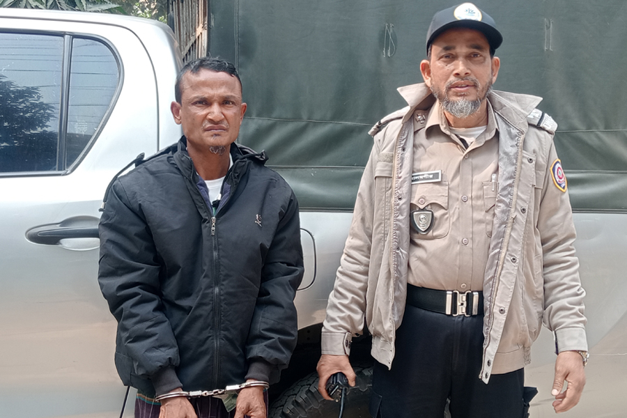 নবাবগঞ্জে গাঁজাসহ এক মাদক ব্যবসায়ী গ্রেপ্তার