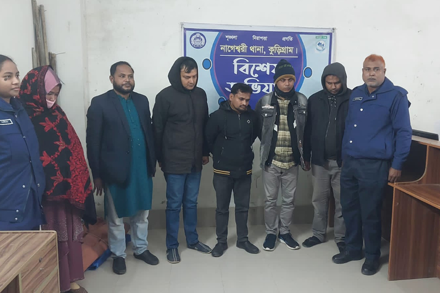 প্রাথমিক শিক্ষক নিয়োগ পরীক্ষায় প্রশ্ন ফাঁস ও ডিভাইসসহ আটক-১২ জন