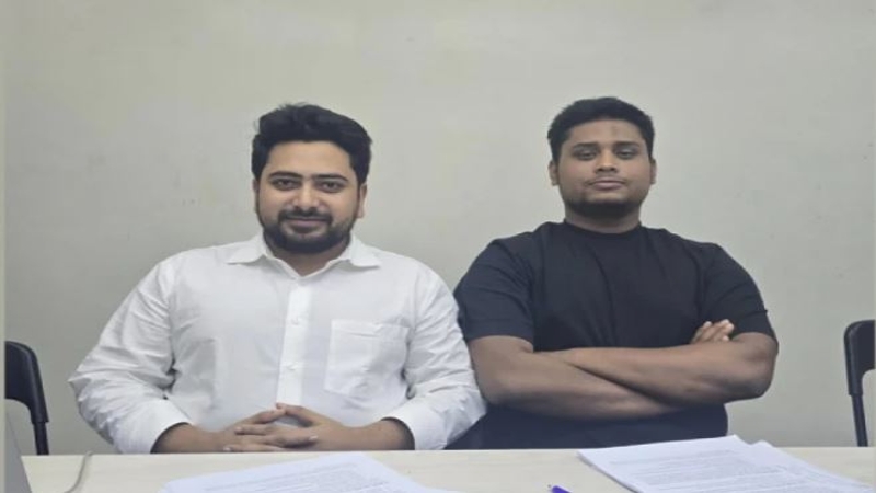 নাহিদকে আগামীর প্রধানমন্ত্রী বললেন হাসনাত