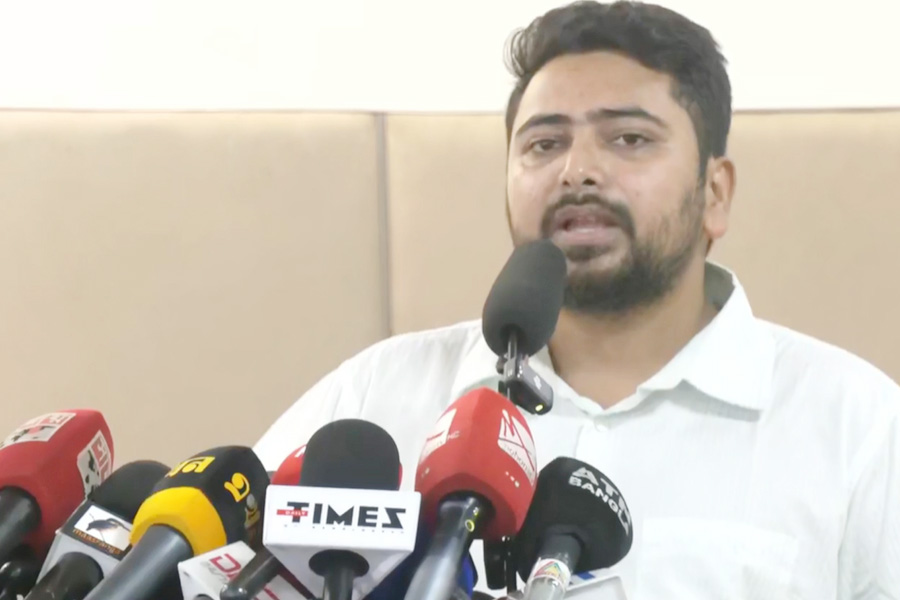 নির্বাচনী প্রস্তুতিতে বিএনপি-জামায়াত থেকে এগিয়ে এনসিপি : নাহিদ