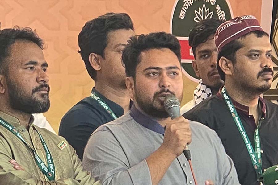 পররাষ্ট্রনীতি নিয়ে সরকারের সমালোচনায় নাহিদ ইসলাম