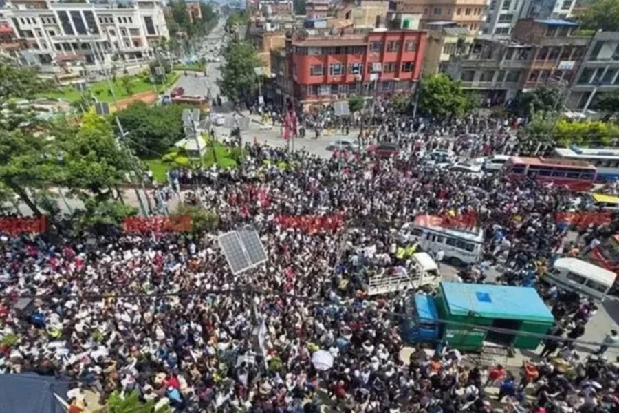 নেপালে সার্বিক নিরাপত্তার নিয়ন্ত্রণে সেনাবাহিনী
