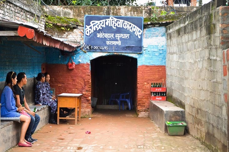 নেপালের কারাগার থেকে শত শত বন্দি পালিয়েছে