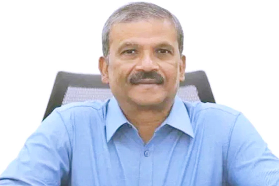 ১৮ ফেব্রুয়ারির মধ্যে নতুন সরকার : আসিফ নজরুল