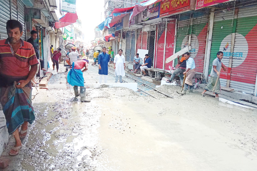 শহীদ ডা. সামসুল হক সড়কের নির্মাণে স্বস্তি, ব্যবসায়ীরাও খুশি