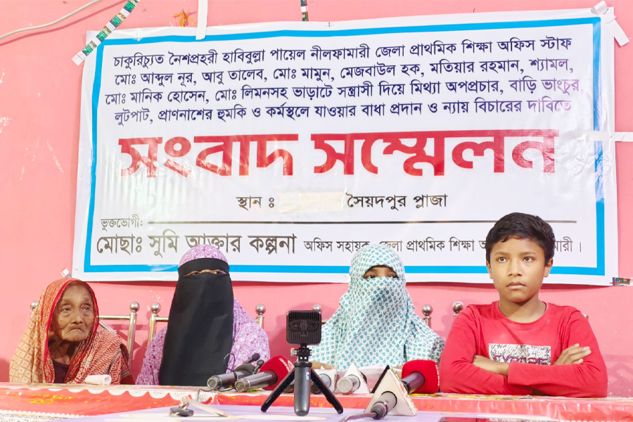 সৈয়দপুরে স্বামীর অনৈতিক কর্মকাণ্ডের প্রতিবাদ করায় প্রাণনাশের হুমকি
