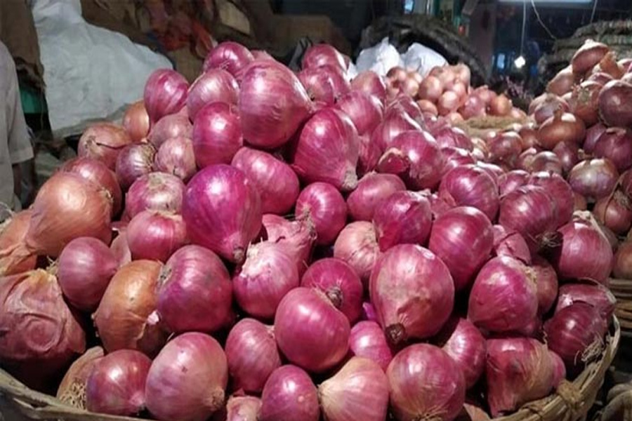 বাংলাদেশের চাহিদা কমায় বিপাকে ভারতের পেঁয়াজ রপ্তানিকারকরা