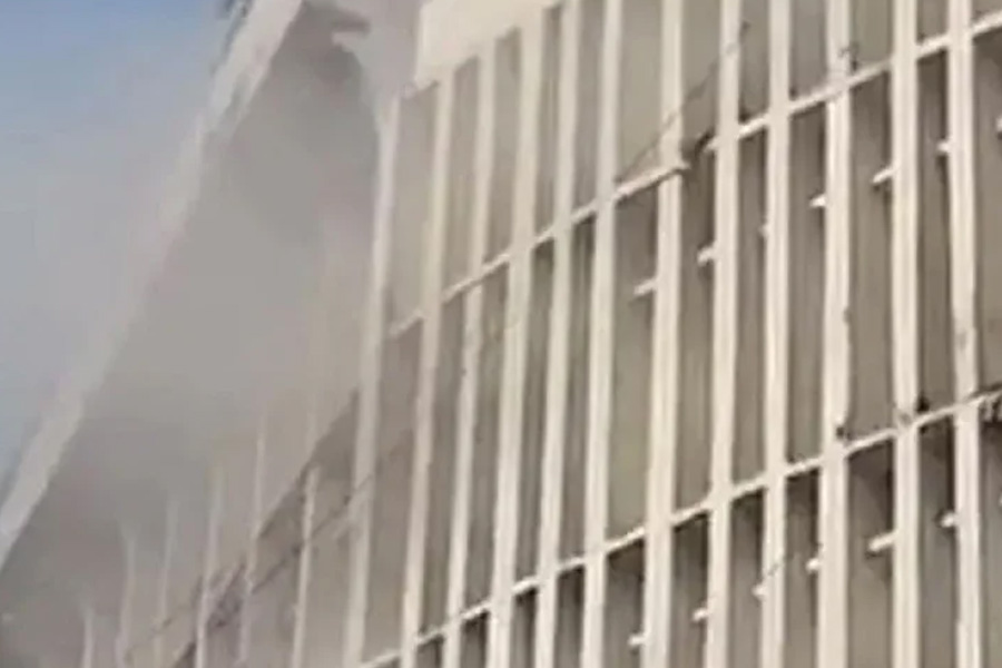 পিজি হাসপাতালে আগুন