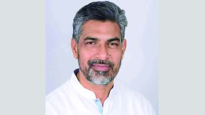 পালানোর সময় বিমানবন্দরে আটক আওয়ামী লীগ নেতা