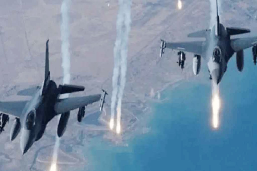 মধ্যরাতে আফগানিস্তানে পাকিস্তানের বিমান হামলা, নিহত ১০