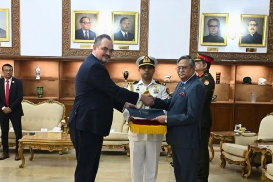 বাংলাদেশকে বন্ধু বলতে পেরে গর্বিত যুক্তরাষ্ট্র : রাষ্ট্রদূত