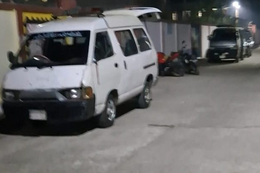 রামেক হাসপাতালের মৃতদেহ নিয়ে মাইক্রোবাস চালকদের বাণিজ্য