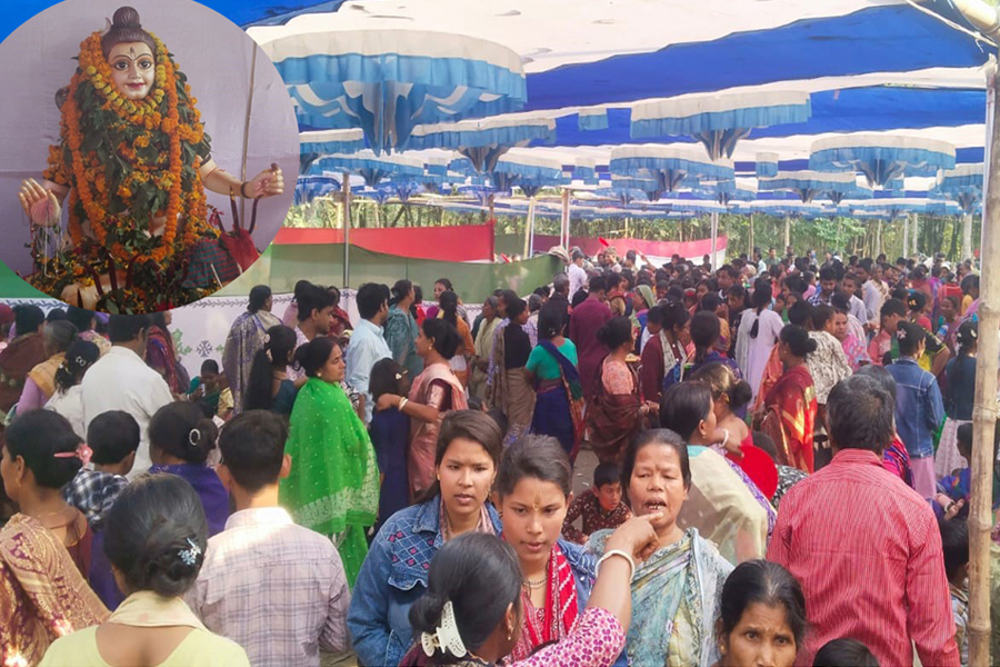 লাঠিয়ালের পাঠ সার্বজনীন মহাদেব মন্দিরে মহাদেব পূজা ও মিলন মেলা