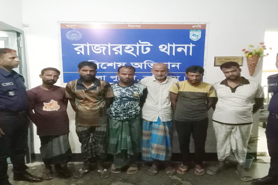 রাজারহাটে জুয়ার সরঞ্জামাদীসহ ৬ জুয়ারী গ্রেফতার