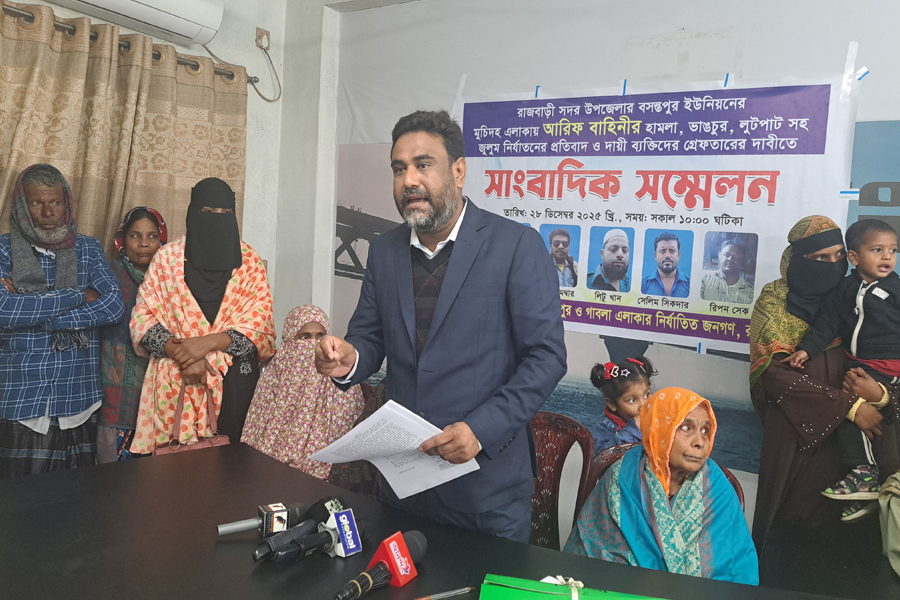 সন্ত্রাসীদের দাপটে গ্রামছাড়া বিএনপি নেতা