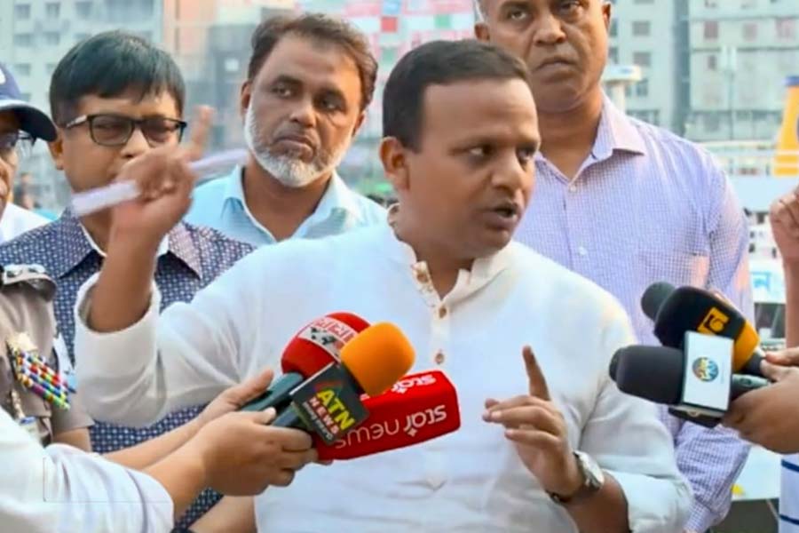 নৌকা থেকে লঞ্চে যাত্রী ওঠা সম্পূর্ণ বন্ধ করা হবে