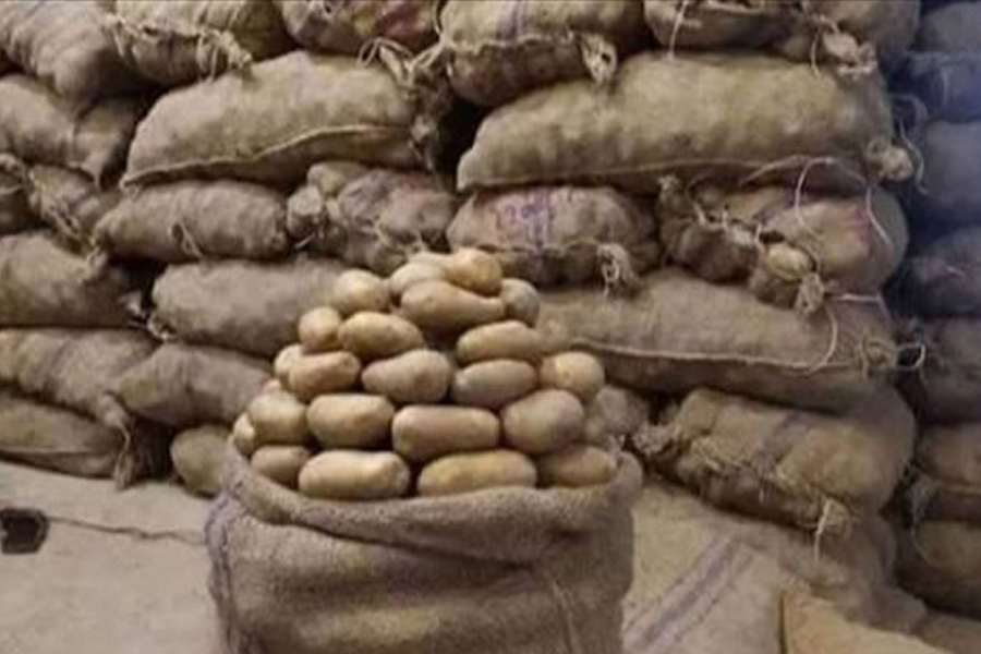 কোল্ড স্টোরেজের বিরুদ্ধে অবহেলা ও অনুমতি ছাড়া আলু বিক্রির অভিযোগ