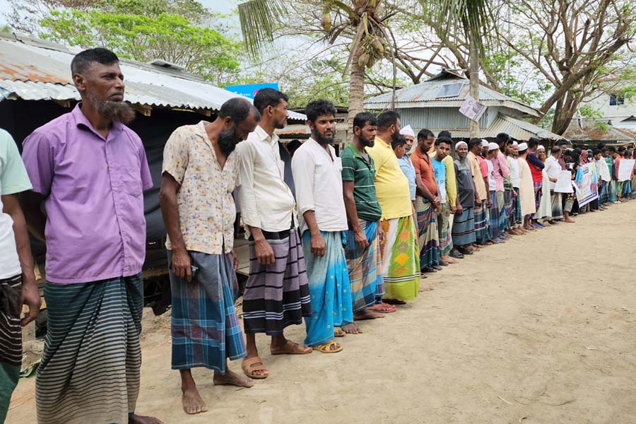রাঙ্গাবালীতে মাদক, সন্ত্রাস ও চাঁদাবাজি নির্মূলে মানববন্ধন