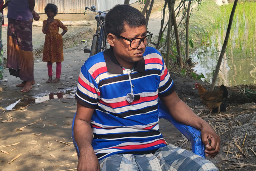 ভারতে পাচারের ২৫ বছর পর নিজ গ্রামে রেজাউল