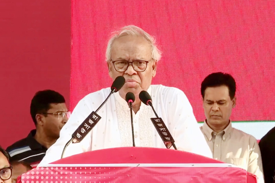 সরকারের শুরু ইতিবাচক, শ্রমিক ও মজুরি ইস্যুতে নজর চাইলেন রিজভী