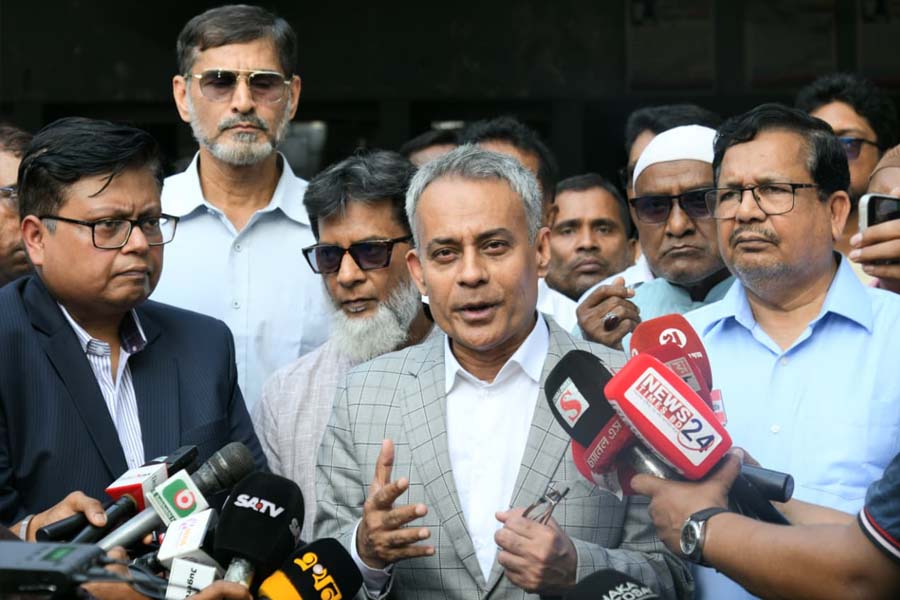 রাত থেকে গণপরিবহনে তেল নেওয়ার সীমাবদ্ধতা থাকছে না: সড়কমন্ত্রী