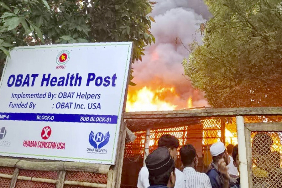 রোহিঙ্গা ক্যাম্পে একই রাতে ২ অগ্নিকাণ্ড