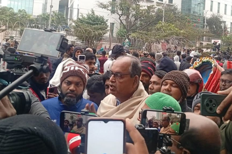 গণতন্ত্র ও দেশপ্রেম প্রশ্নে বেগম জিয়াকে স্মরণ করতে হবে: দুদু