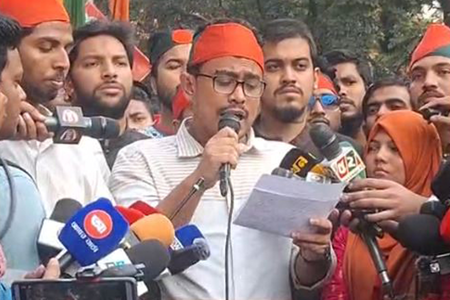 ৪৮ ঘণ্টার আল্টিমেটাম: তিন উপদেষ্টার পদত্যাগ চান ডাকসু ভিপি