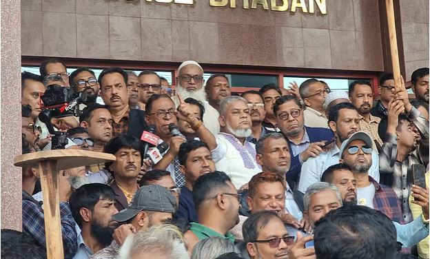 মানুষকে বাধ্য করে এবার নির্বাচন করা যাবে না