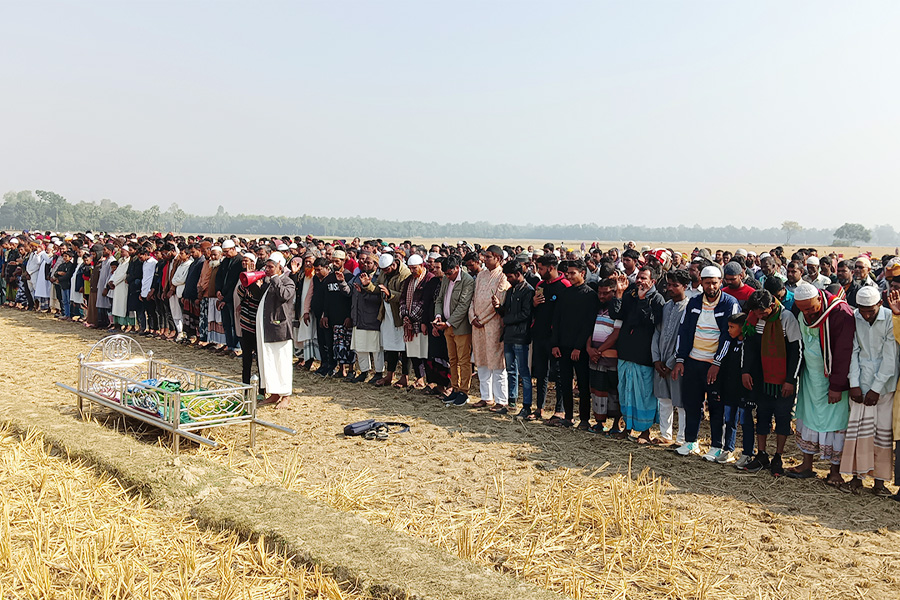 তানোরে নিখোঁজ শিশু সাজিদের জানাজায় হাজারো মানুষ