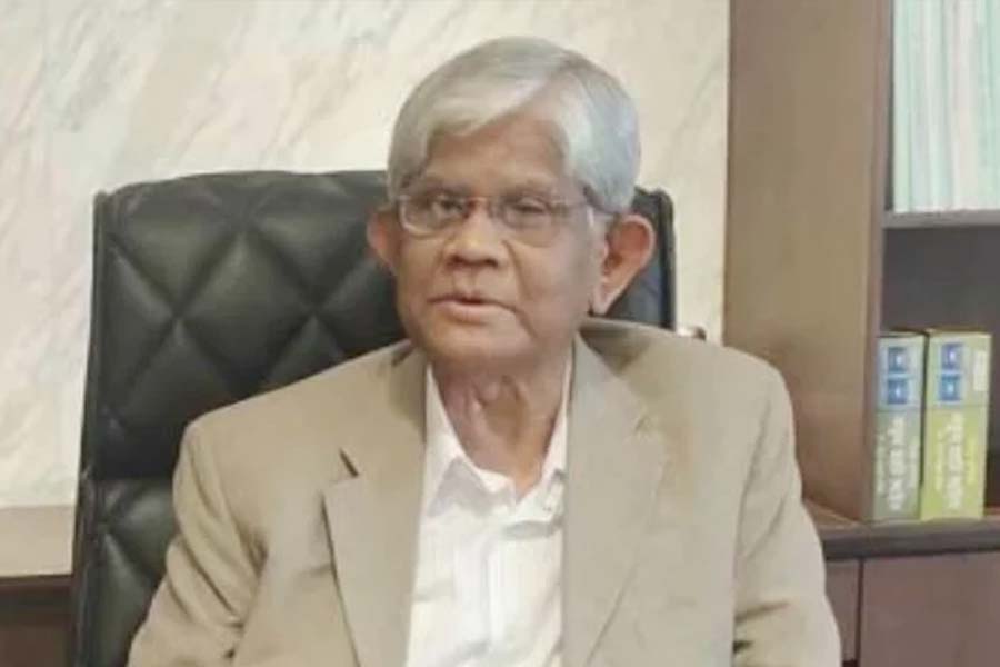 মন্ত্রীদের জন্য ৬০ গাড়ি কেনার প্রস্তাব বাতিল : অর্থ উপদেষ্টা