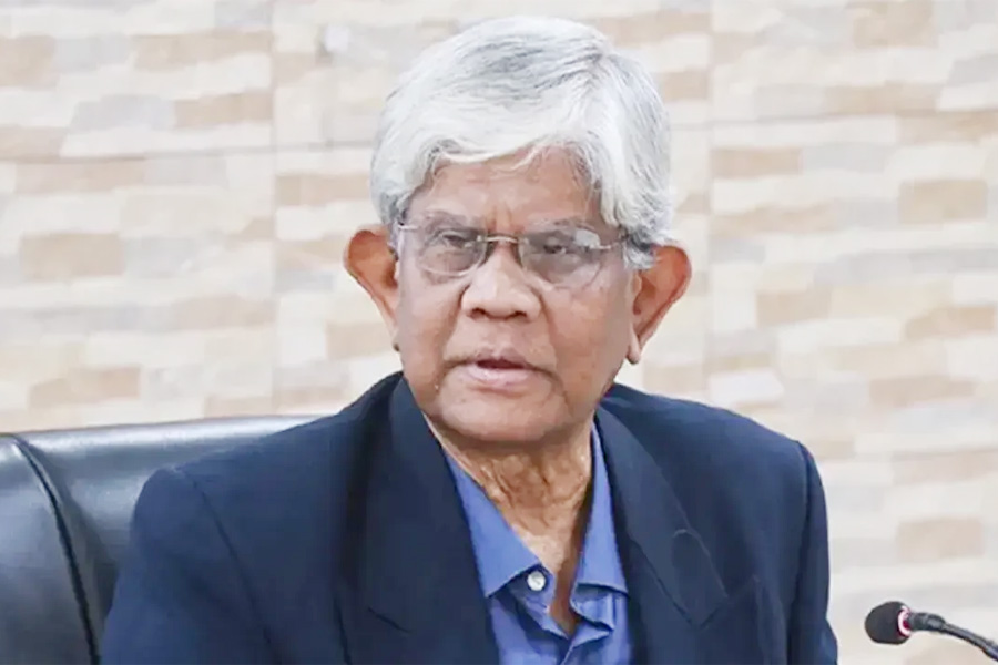 লুকিনো টাকা ব্যাংকে জমা দেওয়ায় কোটিপতি সংখ্যা বাড়ছে: অর্থ উপদেষ্টা