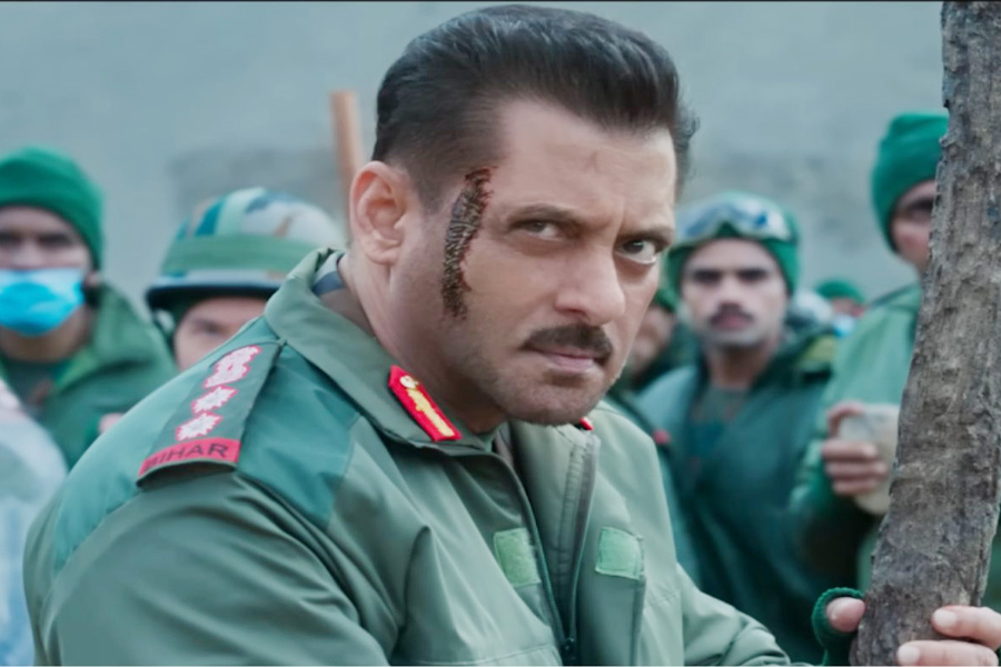 যুদ্ধের সিনেমায় লুক নিয়ে ট্রল, কড়া জবাব দিলেন সালমান