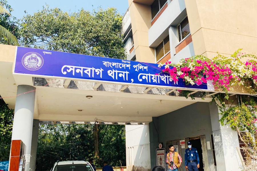 স্বামীর মরদেহ নিয়ে ফেরার পথে স্ত্রীর মৃত্যু