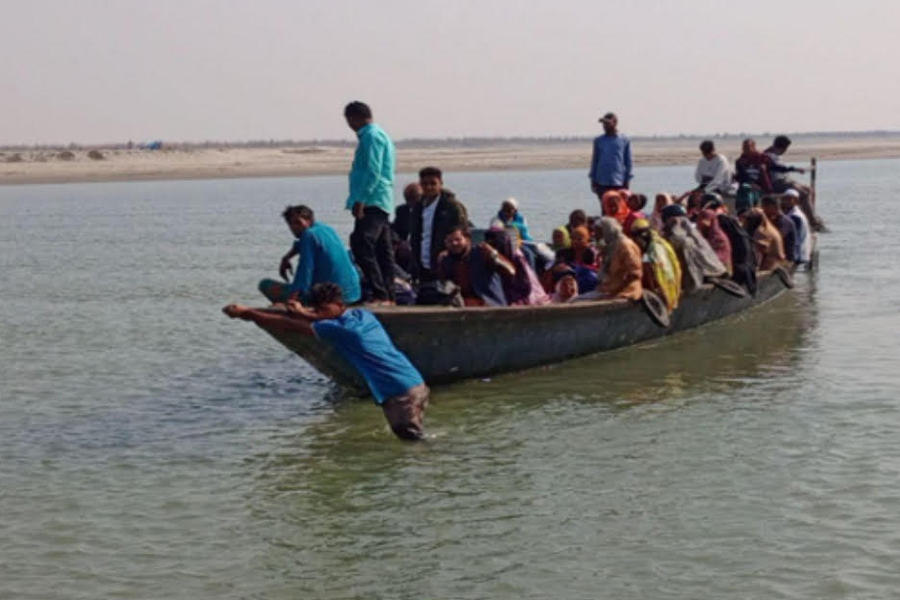 যমুনা নদীর নাব্যতা সংকট তীব্র, বন্ধ একাধিক নৌরুট