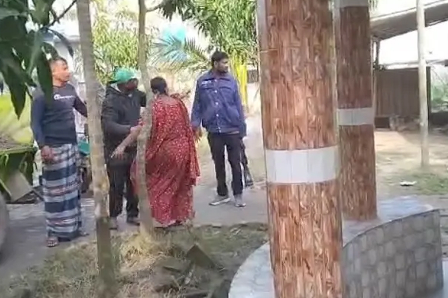 পুলিশ ফাঁড়িতে হামলা করে আসামি ছিনতাই