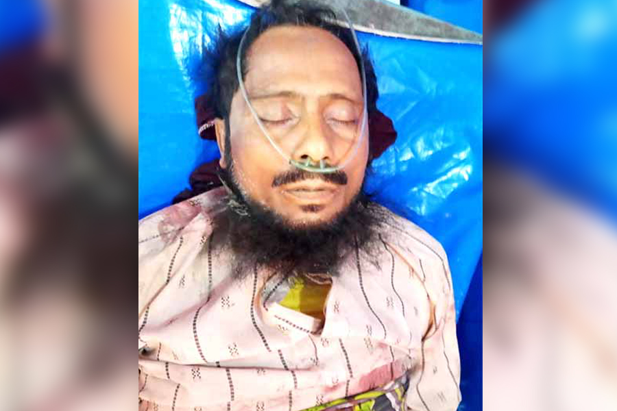 সাতক্ষীরায় বৃদ্ধকে কুপিয়ে হত্যা