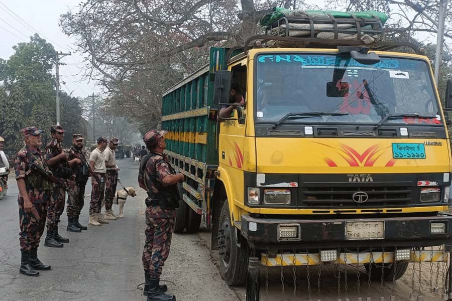 তেল পাচার রোধে সীমান্তে নজরদারি জোরদার